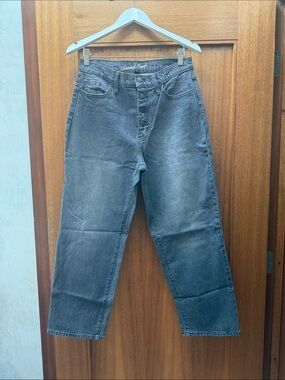 Universal Thread Women’s Washed Gray Boyfriend Jeans
